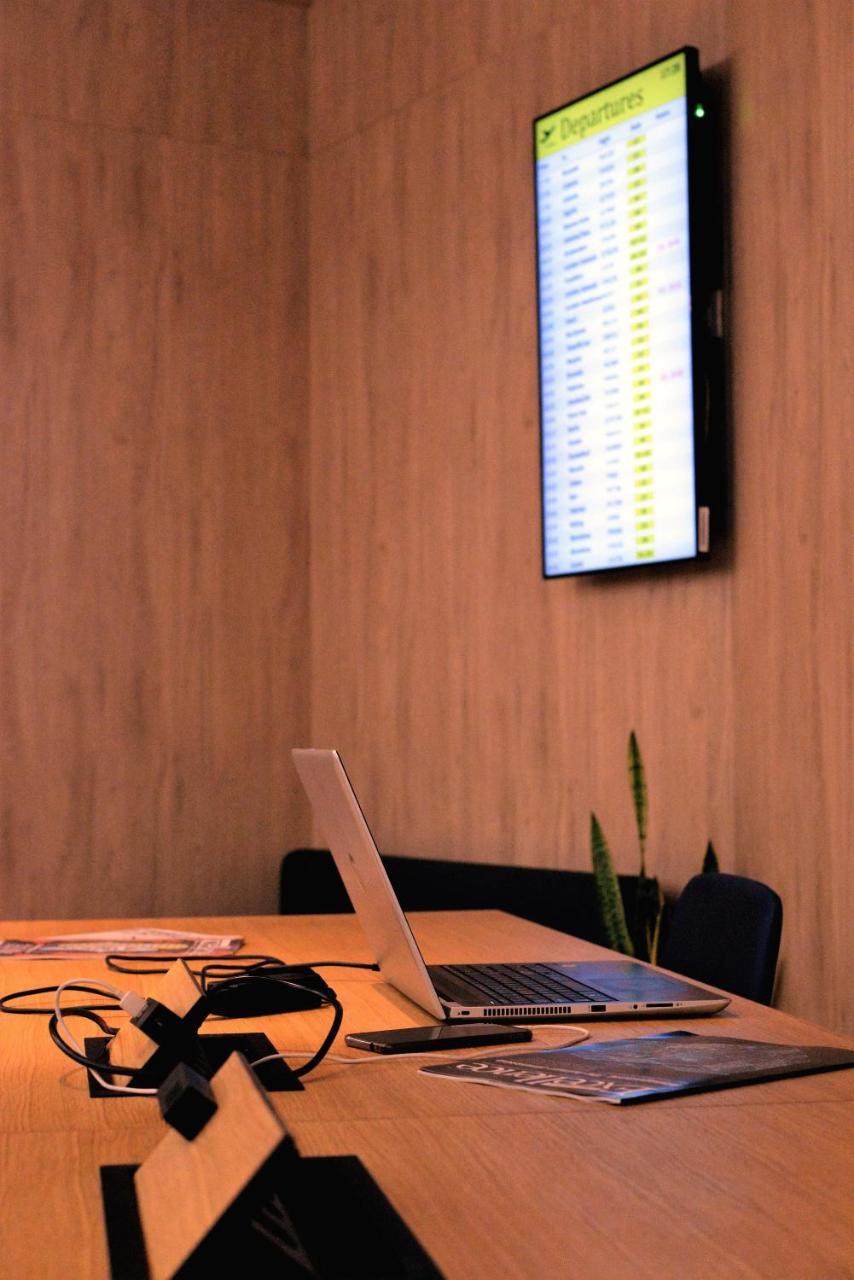 Air Rome Airport By Hellosky Hotel